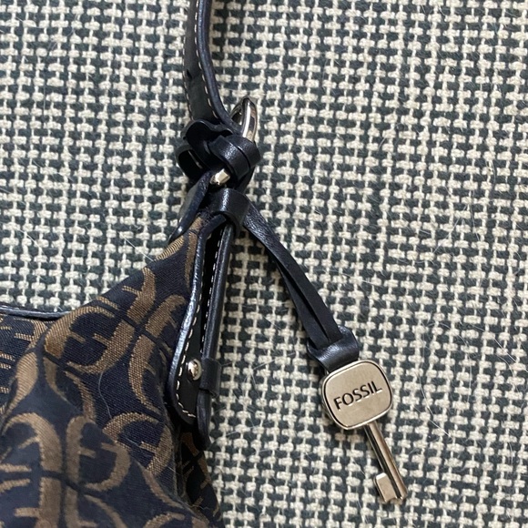 Fossil patterned shoulder bag - Picture 2 of 4